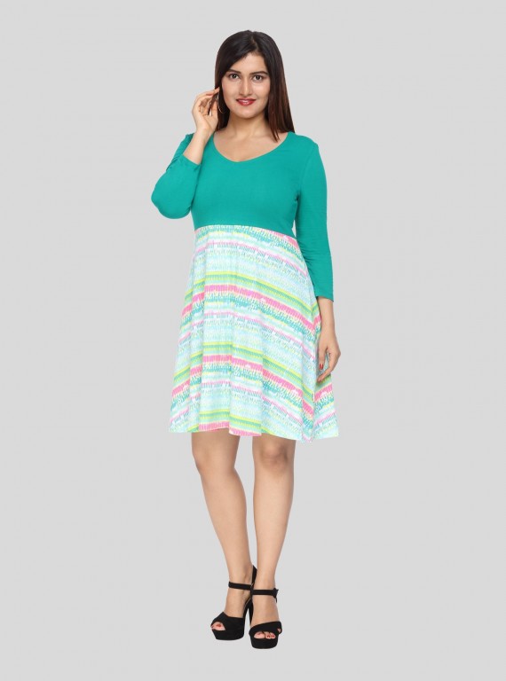 Green Contrast Scattered Top