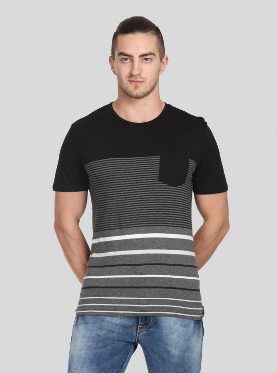 Men’s Textured Black Round Neck T-Shirt with Patch Pocket – Stylish Minimalism