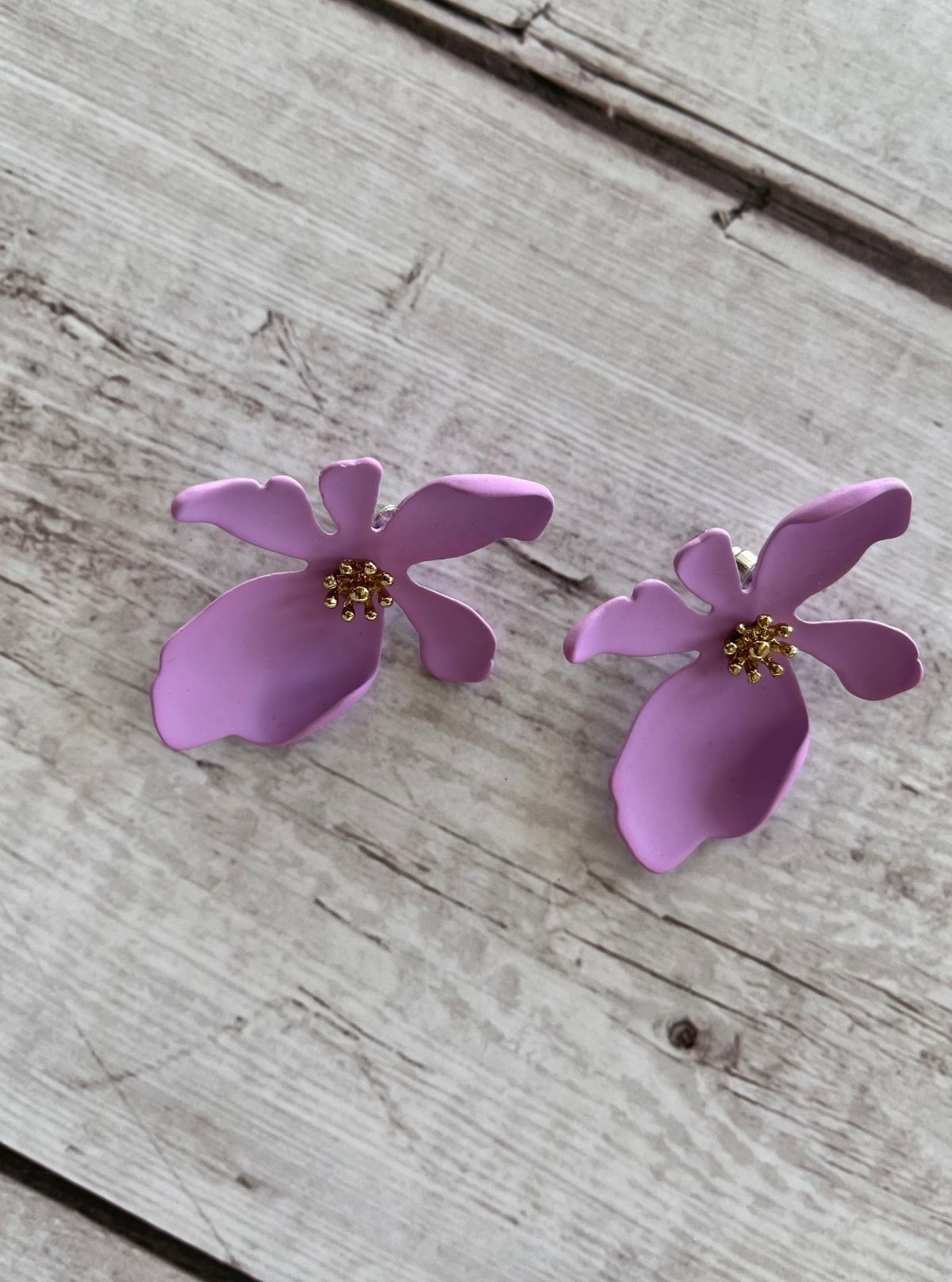 Irregular Purple Petal Ear Ring