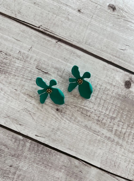 Women’s Globus Green Floral Stud Earrings – Elegant Nature-Inspired Jewelry