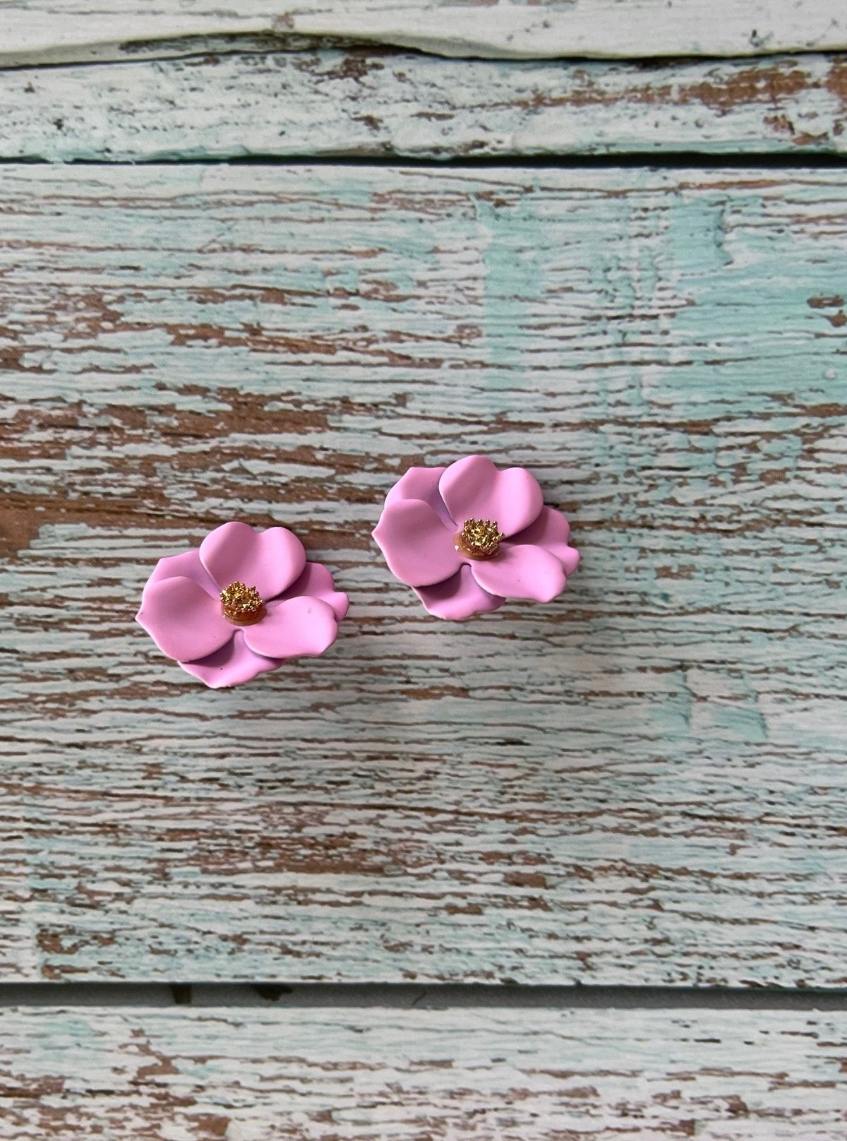Women’s Pink Floral Stud Earrings – Elegant Everyday Bloom