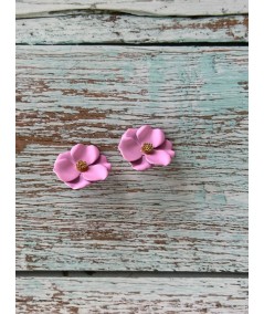 Women’s Pink Floral Stud Earrings – Elegant Everyday Bloom