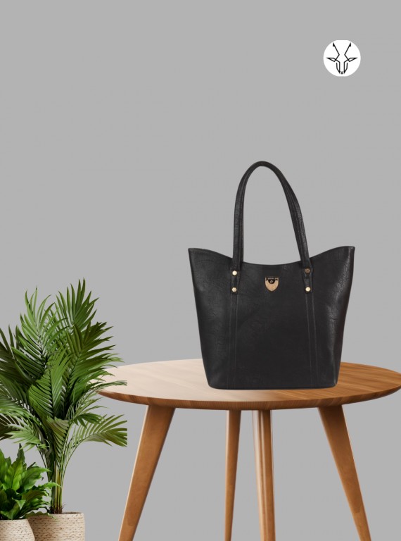 Smart Black Leather Bag – Sleek, Versatile & Timeless Everyday Essential