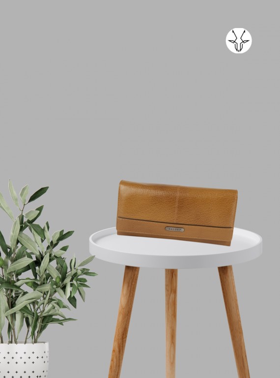 Tan Soft Leather Clutch Wallet – Minimalist Luxury for Everyday Use