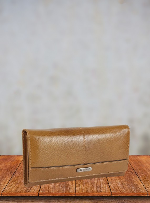 Tan Soft Leather Clutch Wallet – Minimalist Luxury for Everyday Use