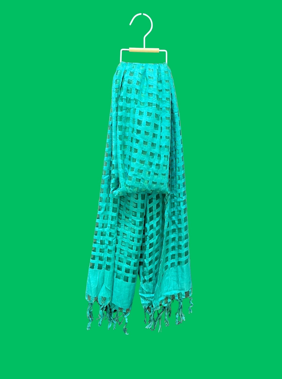 Unisex Green Structured Blended Fabric Stole – Classic, Cozy & Stylish Wrap